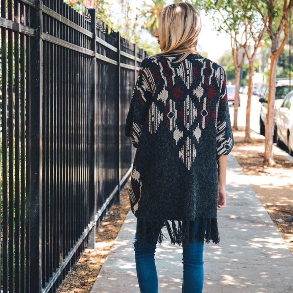 NEW Aztec Knit Ruana - Poncho - Picture 5 of 8